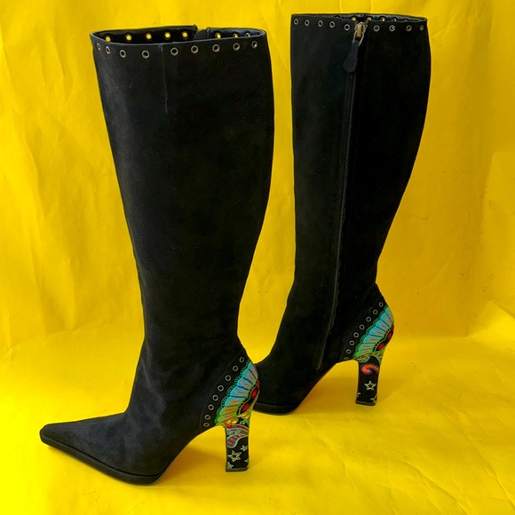 Versace Black Heeled Boots with Colorful Embroidery - Picture 5 of 16